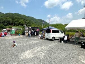 リファイン山陽町22周年感謝祭の様子　キッチンカーのみなさま